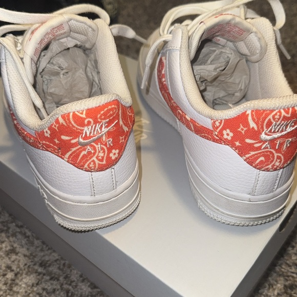 Nike Air Force 1 White with orange Swoosh - Picture 2 of 4